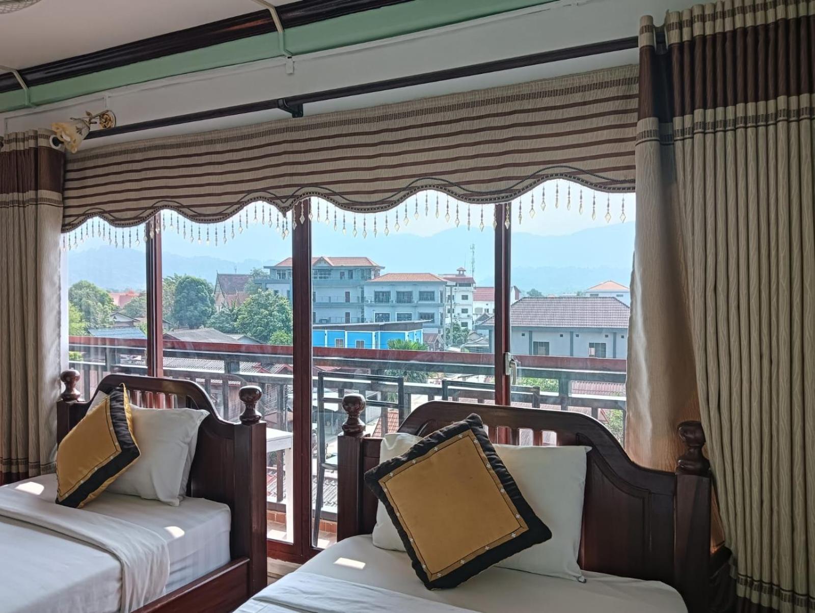 Bountang Mountain View Riverside Hotel วังเวียง ภายนอก รูปภาพ